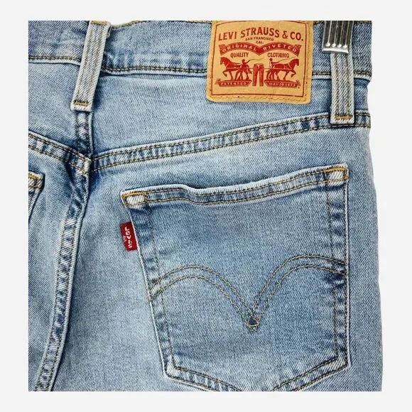 Levi Wedgie Straight Ankle Jeans Sz 28 Frayed Hem Distressed - Picture 5 of 9